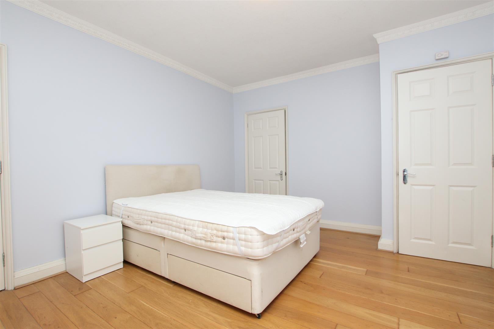 Walcot Parade, Walcot, BA1